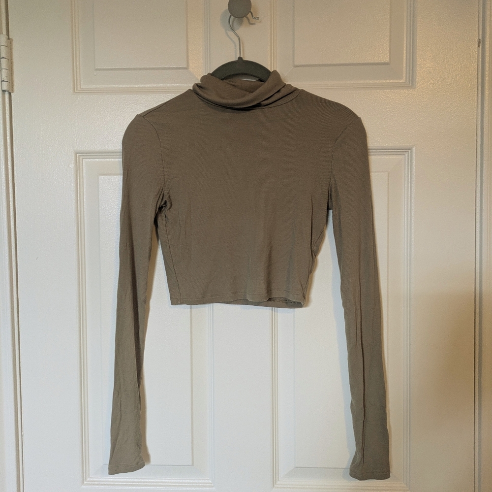 Sunday Best Freshman Cropped Turtleneck in Taupe Beige, size XS